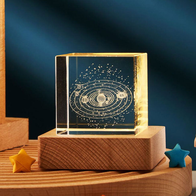 3D transparenter Kristallwürfel als Dekoration