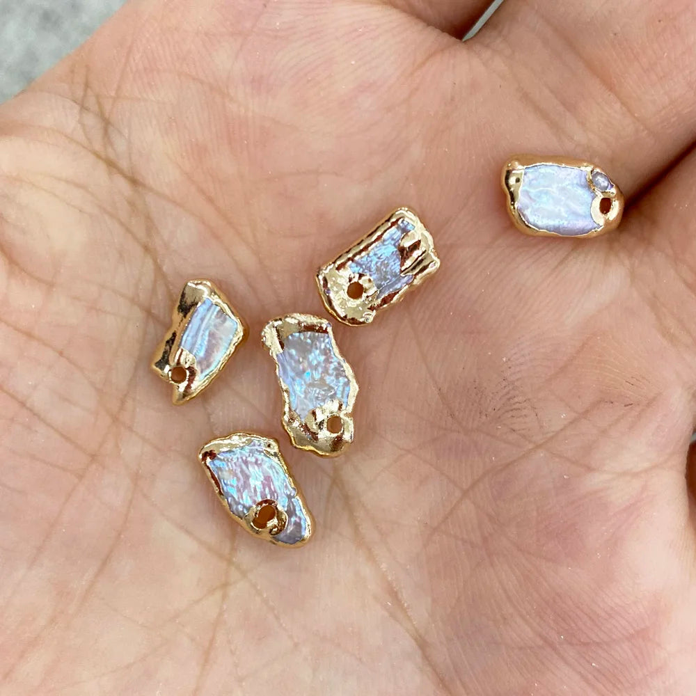 3pcs kleine Form Perle natürlicher Süßwasser-Perle Charms Anhänger für Halskettenarmband-Ohrring-Schmuck DIY 7x11-8x12mmmm