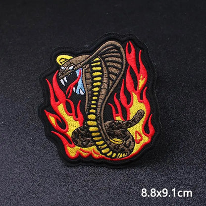 Cobra Kai Patches auf Kleidung Blumen Patch Punk Biker bestickte Patches für Kleidung Eisen auf Patches für Jacke Streifen Patch