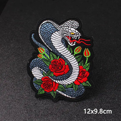 Cobra Kai Patches auf Kleidung Blumen Patch Punk Biker bestickte Patches für Kleidung Eisen auf Patches für Jacke Streifen Patch
