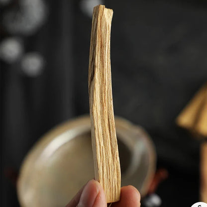 Palo Santo Natürliche Räucherstäbchen Hoher Ölgeruch alter Materialien für eine lang anhaltende Anwendung der Yoga Buddha Aromatherapie-Szene