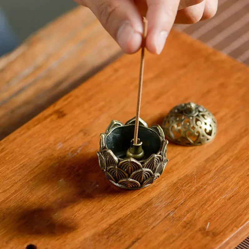 1pc Lotus Weihrauchhalter, kleiner Incent -Kegelbrenner, mini asiatischer Stil Lotus Blume Zen Dekor Geschenk