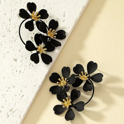 2 Paare Elegante Große Kamelie Blumen Ohrstecker Weiß Schwarz Farbe Kupfer Ohrringe Klassisches Design Hochzeit Schmuck Mädchen Geschenk