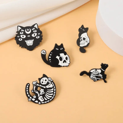 Ghose Skull Cat Emaille Pin – Anime Reversnadeln für Rucksäcke, Süße Abzeichen für Kleidung, Schmuckzubehör
