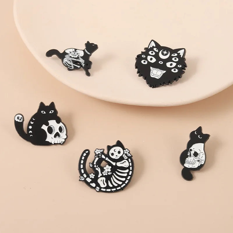 Ghose Skull Cat Emaille Pin – Anime Reversnadeln für Rucksäcke, Süße Abzeichen für Kleidung, Schmuckzubehör
