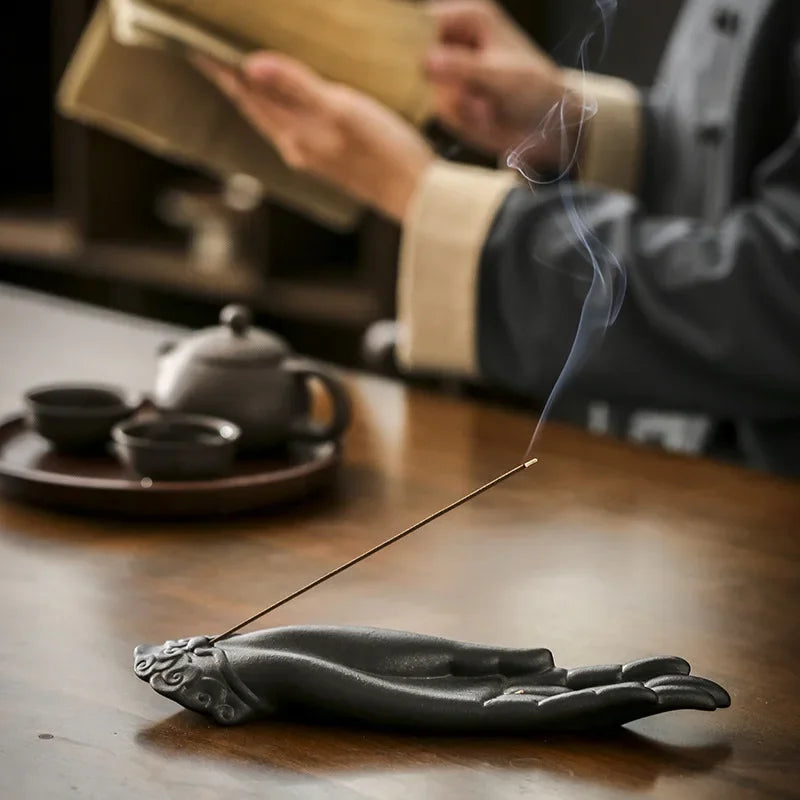 Kreativer keramischer Buddha-Hand-Räucherbrenner – Buddhistischer Aromatherapie-Weihrauchbrenner für Büro, Teestube, Heimdekoration