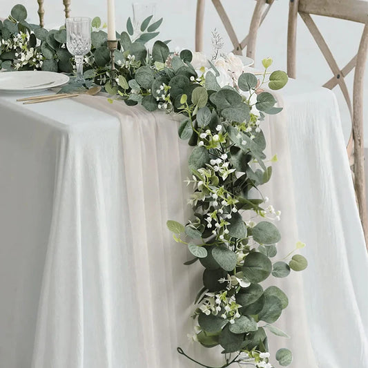 Künstliche Eukalyptusblätter Girlande, Grüne Ranken, Kunstpflanze mit weißen Blumen und Beeren, für Hochzeits-, Heim- und Partydekoration