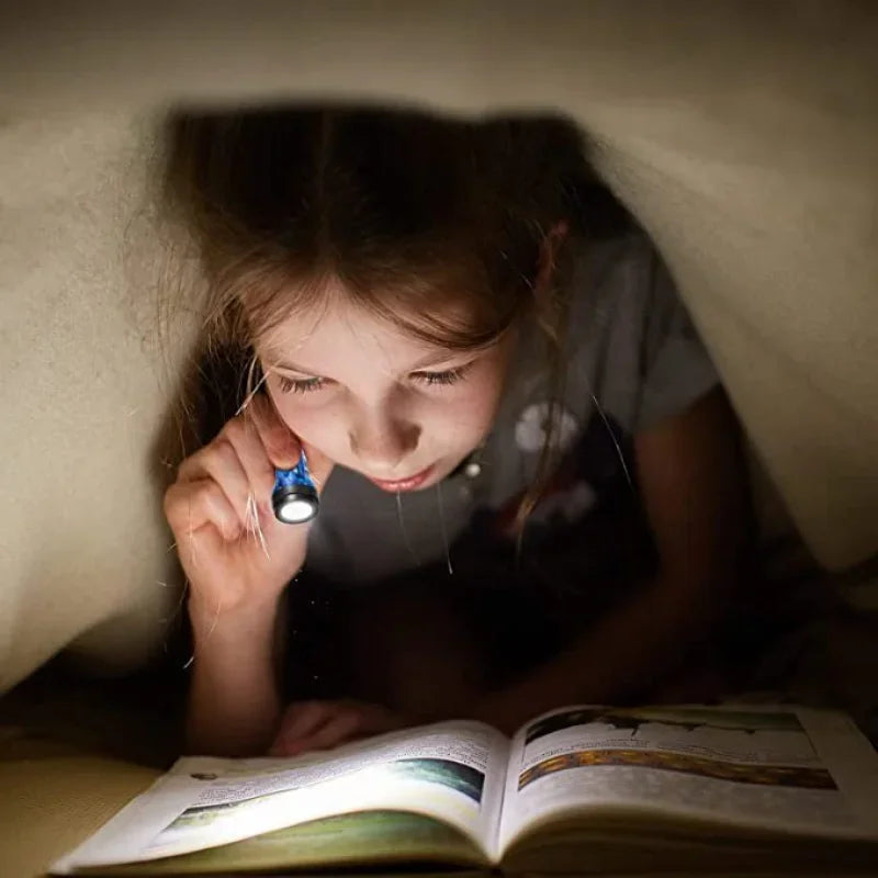 1/5pcs Mini Schlüsselanhänger Taschenlampe Bunte Batteriebetriebene Taschenlampen Schlüsselanhänger Anhänger LED Leuchtende Schlüsselanhänger Licht für Outdoor Camp