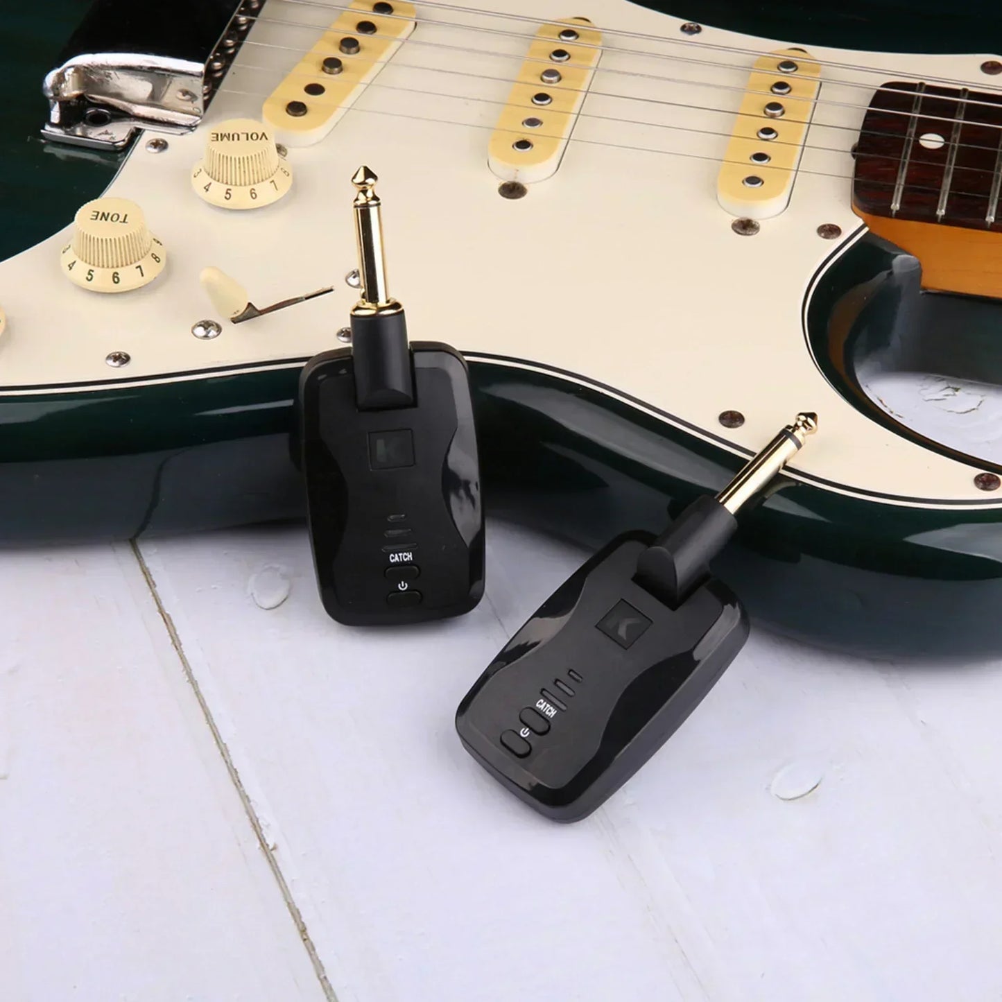 Kokko FW2D 2.4GHz Wireless Gitarrensystem -Senderempfänger wieder aufladbarer drahtloser Sender -Gitarrenteile und -zubehör