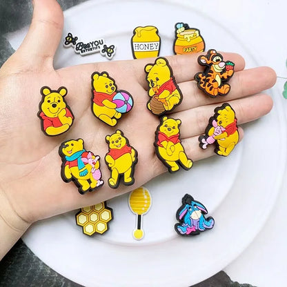 20 Stück Set Cartoon Pooh, Piglet, Tigger, Honig Schuh Charms – PVC Schuhzubehör, Dekoration für Clogs, Sandalen, Garten, Kinder-Weihnachtsgeschenke