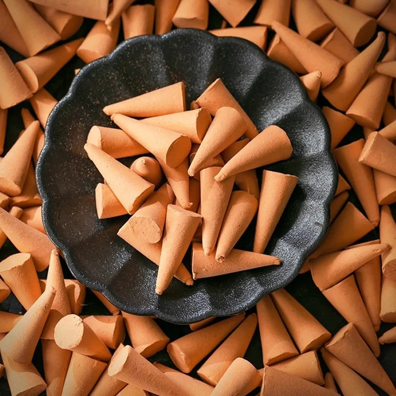 60pcs/Beutel Weihrauchkegel Duft Angstlinderduft Weihrauchkegel natürliche Duftkegel für Meditation Relaxation Mix Farbe