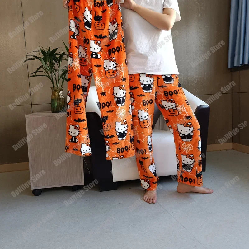 Weihnachts-Hello-Kitty-Pyjama: Halloween-Flanellhose für Damen, kawaii Wollhose im Anime-Cartoon-Stil, lässige Homewear für den Herbst.