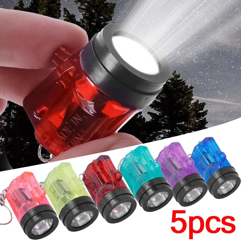 1/5pcs Mini Schlüsselanhänger Taschenlampe Bunte Batteriebetriebene Taschenlampen Schlüsselanhänger Anhänger LED Leuchtende Schlüsselanhänger Licht für Outdoor Camp