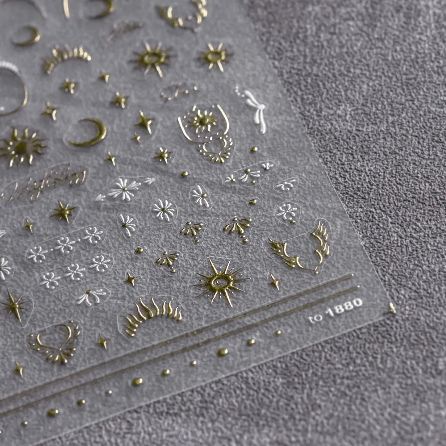 Bronzierende Herz-Aufkleber für Nägel, Goldsplitter, Laser, Sonne, Stern, Mond, selbstklebende Schieber, DIY-Nagelkunst-Zubehör, Dekorationen