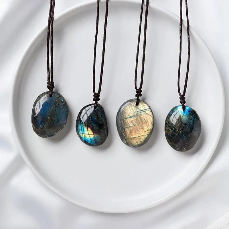 Natürlicher Kristall Labradorit Stein Edelstein Anhänger Mondstein Sonnenstein Anhänger Wahrsagerei Spirituelle Meditation Schmuck Halskette