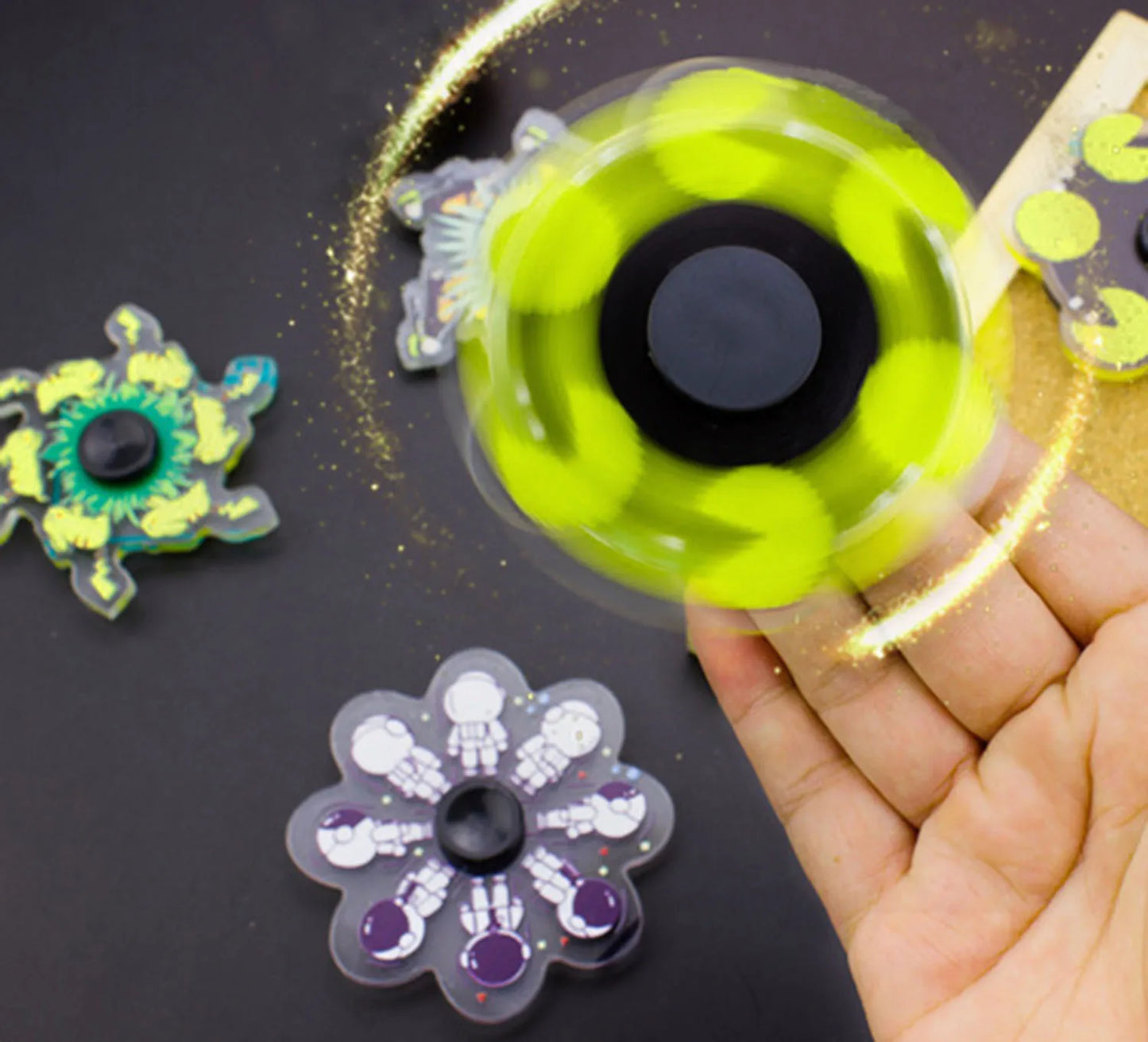 neue-3d-lauf-cartoon-anime-figur-astronauten-spinner-stressabbau-spielzeug-anti-stress-zappel-spielzeug-finger-dynamischer-wechselkreisel