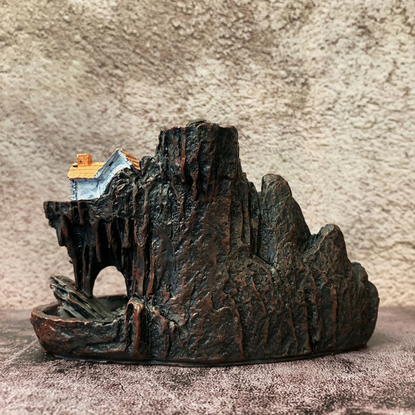 1 Stk. Harz-Rückfluss-Räuchergefäß – Feenberg Elegantes Reich, Räucherbrenner für Zuhause und Büro, dekoratives Räucherhalter-Ornament