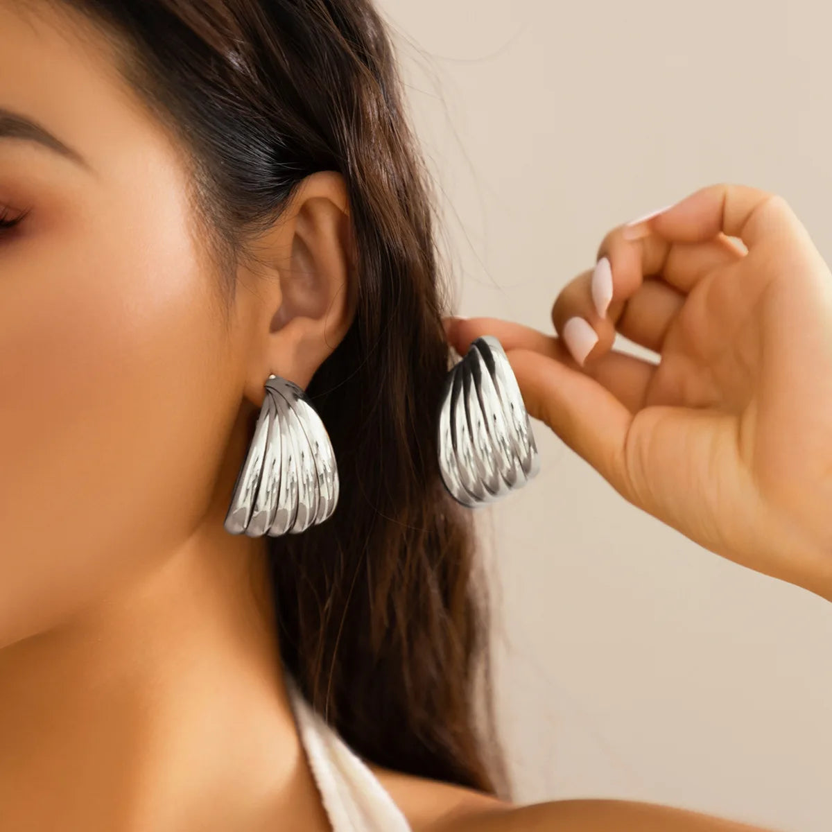 AENSOA Europäische und Amerikanische Mode Runde Kreis Twist Hoop Metall Ohrringe für Frauen Neue Punk Stil Gold Farbe Retro Ohrring
