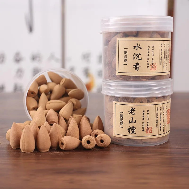 Heißer Verkauf 50 Teile / Set Rückfluss Räucherstäbchen Kegel Natürliches Aroma Sandelholz Reflux Weihrauch für Teehaus Meditation Farbiger Rauch Weihrauch