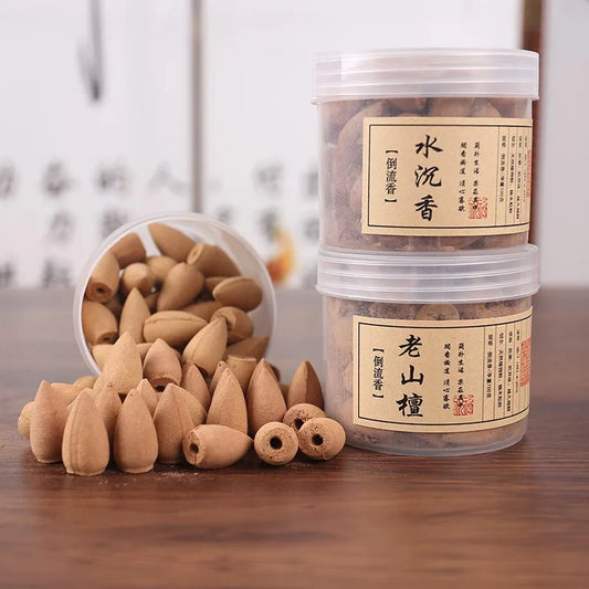 Heißer Verkauf 50 Teile / Set Rückfluss Räucherstäbchen Kegel Natürliches Aroma Sandelholz Reflux Weihrauch für Teehaus Meditation Farbiger Rauch Weihrauch